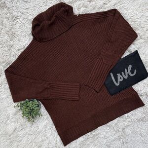 Staccato Turtleneck Sweater 💗 Brown